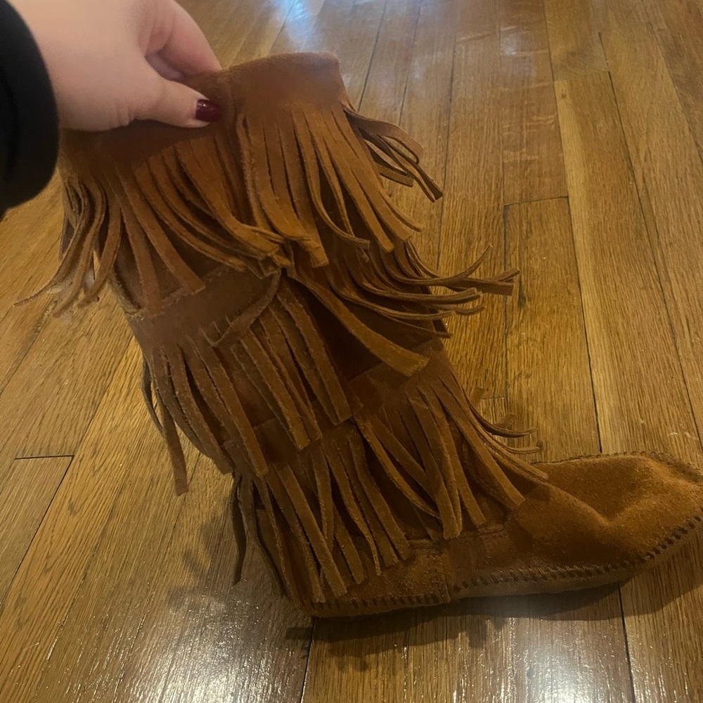 Minnetonka Women's Fringe Boots - Brown Size 6 - Picture 5 of 8